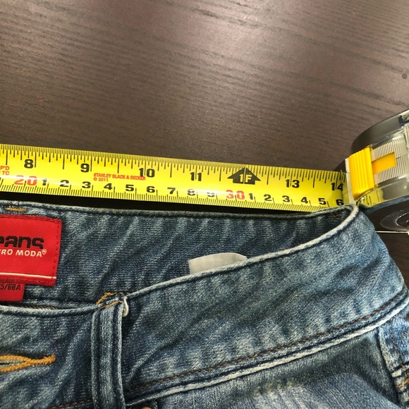 distressed jean shorts - Picture 4 of 5